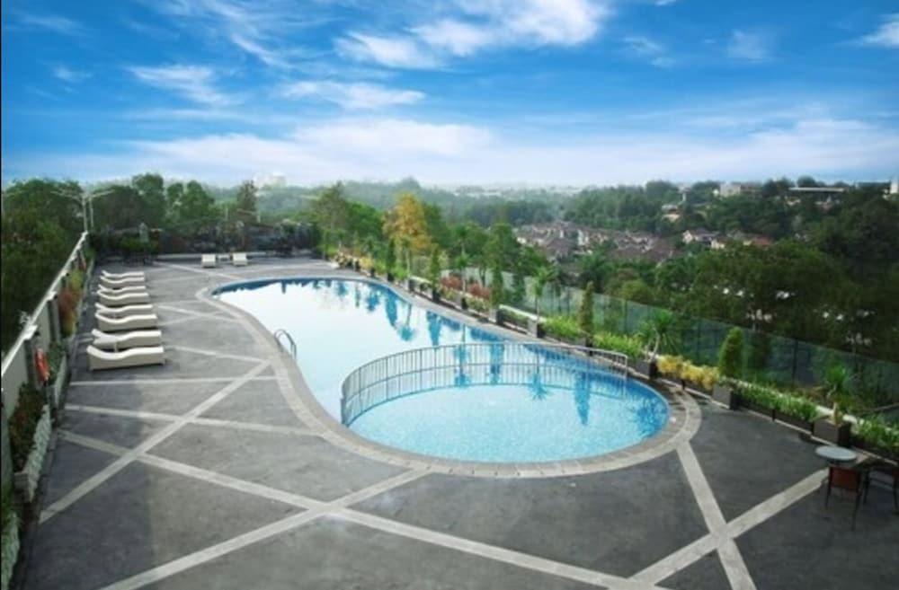 Platinum Hotel & Convention Hall Balikpapan Dış mekan fotoğraf