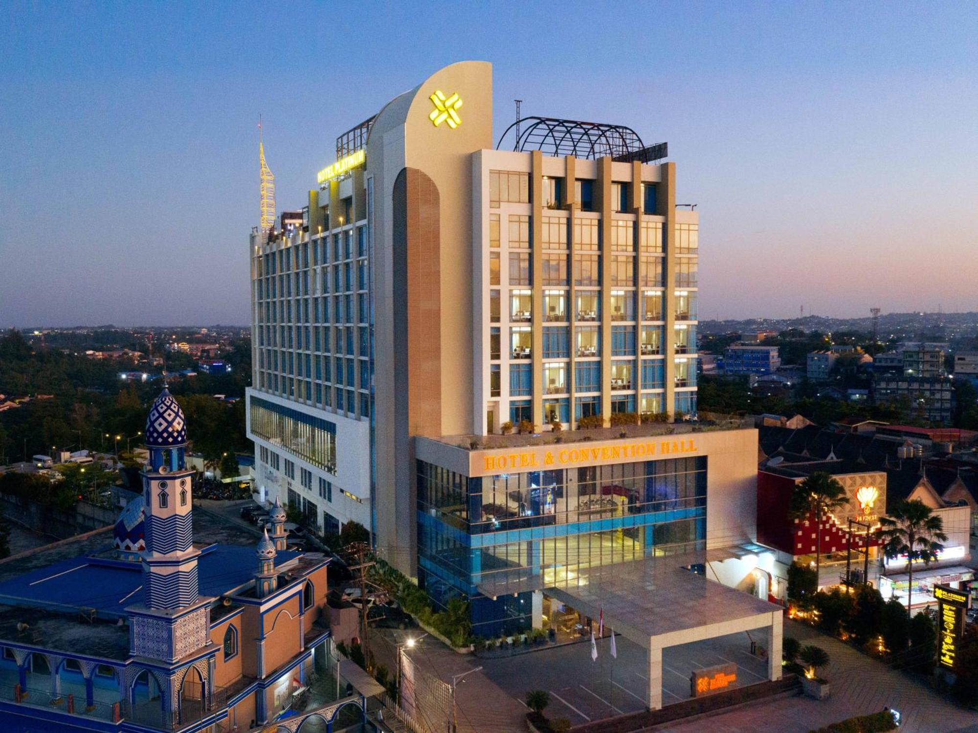 Platinum Hotel & Convention Hall Balikpapan Dış mekan fotoğraf