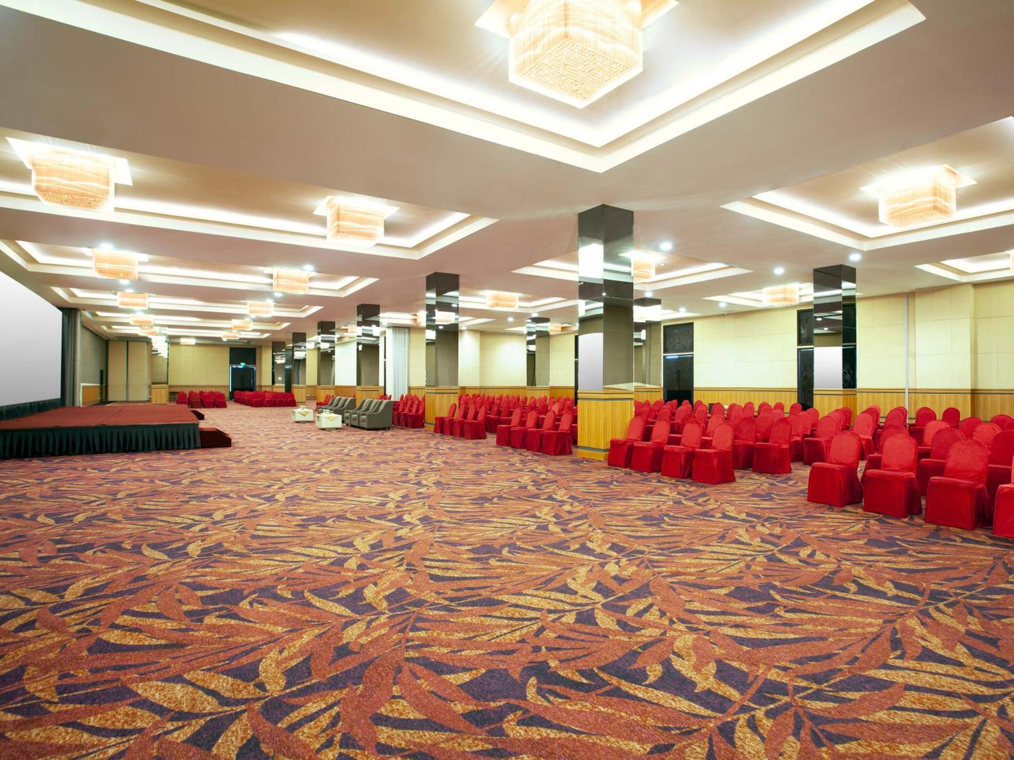 Platinum Hotel & Convention Hall Balikpapan Dış mekan fotoğraf