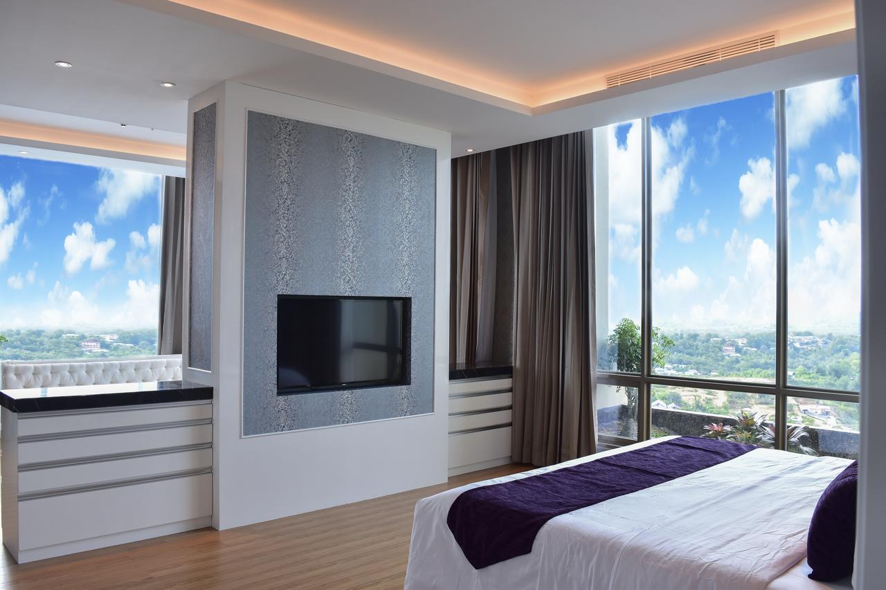 Platinum Hotel & Convention Hall Balikpapan Dış mekan fotoğraf
